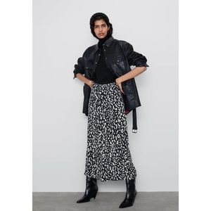 ZARA Animal Print Split Midi Skirt Size Medium